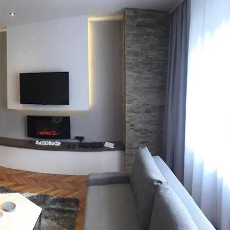 Chimney Modern Apartment Нови Сад Екстериор снимка